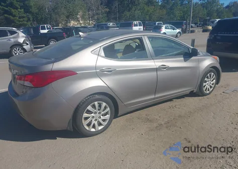 2013 Hyundai Elantra Gls z USA, uszkodzony, nr VIN 5NPDH4AE3DH205039
